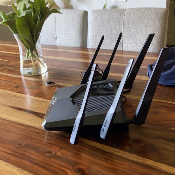 WIFI ROUTER - Picture 3 of 3